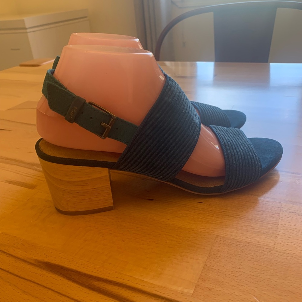 Toms teal corduroy and suede wood block heel sandals size 8.5